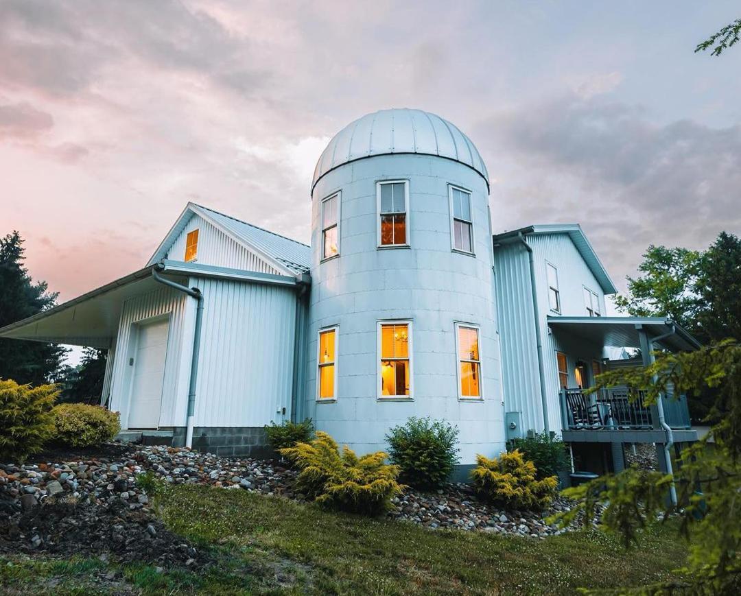 Farmhouse Suites By Amish Country Lodging Millersburg Exterior foto